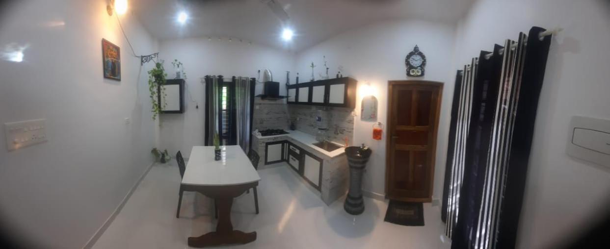 Cliff Heaven Apartment Varkala Bagian luar foto